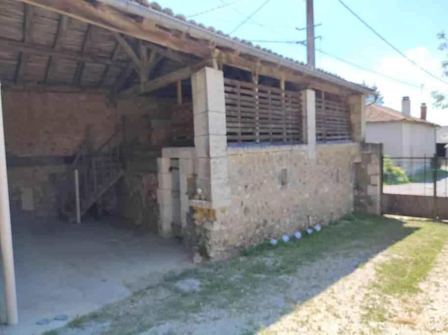 Maison De Campagne, Bulle De Verdure Montbron Екстер'єр фото