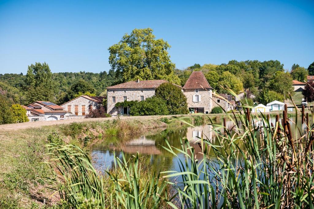 Maison De Campagne, Bulle De Verdure Montbron Екстер'єр фото